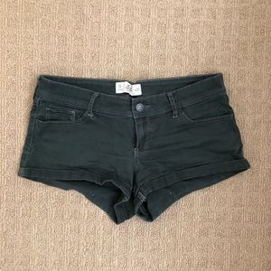 Hollister low rise shorts size: 31 (13)